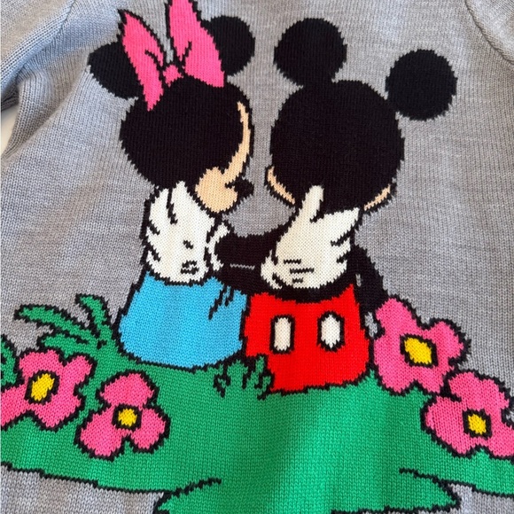 Disney Gray Sweater with Mickey and Minnie H&M Divided sz 8 - Picture 5 of 7